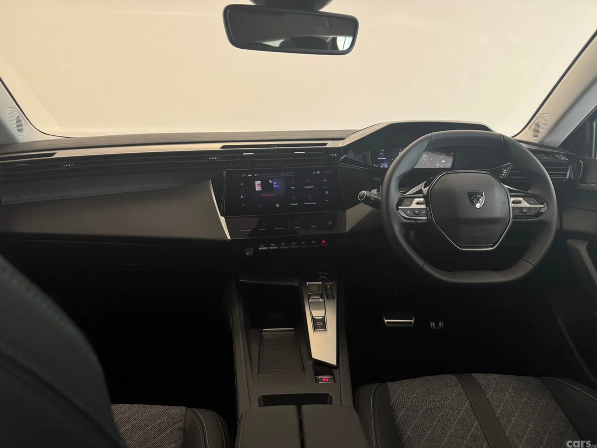 Peugeot 408 Hatchback, Petrol, 2025, Red