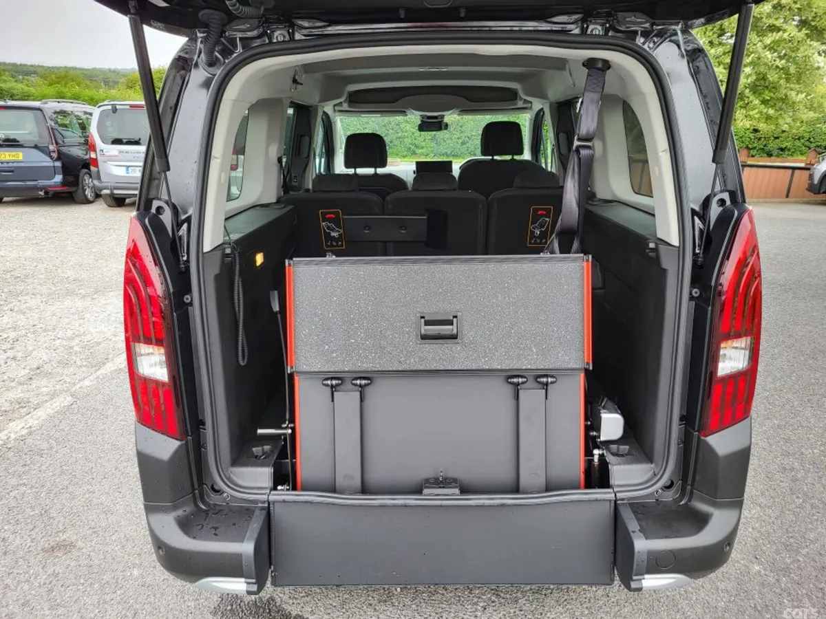 Peugeot Rifter MPV, Diesel, 2026, Black