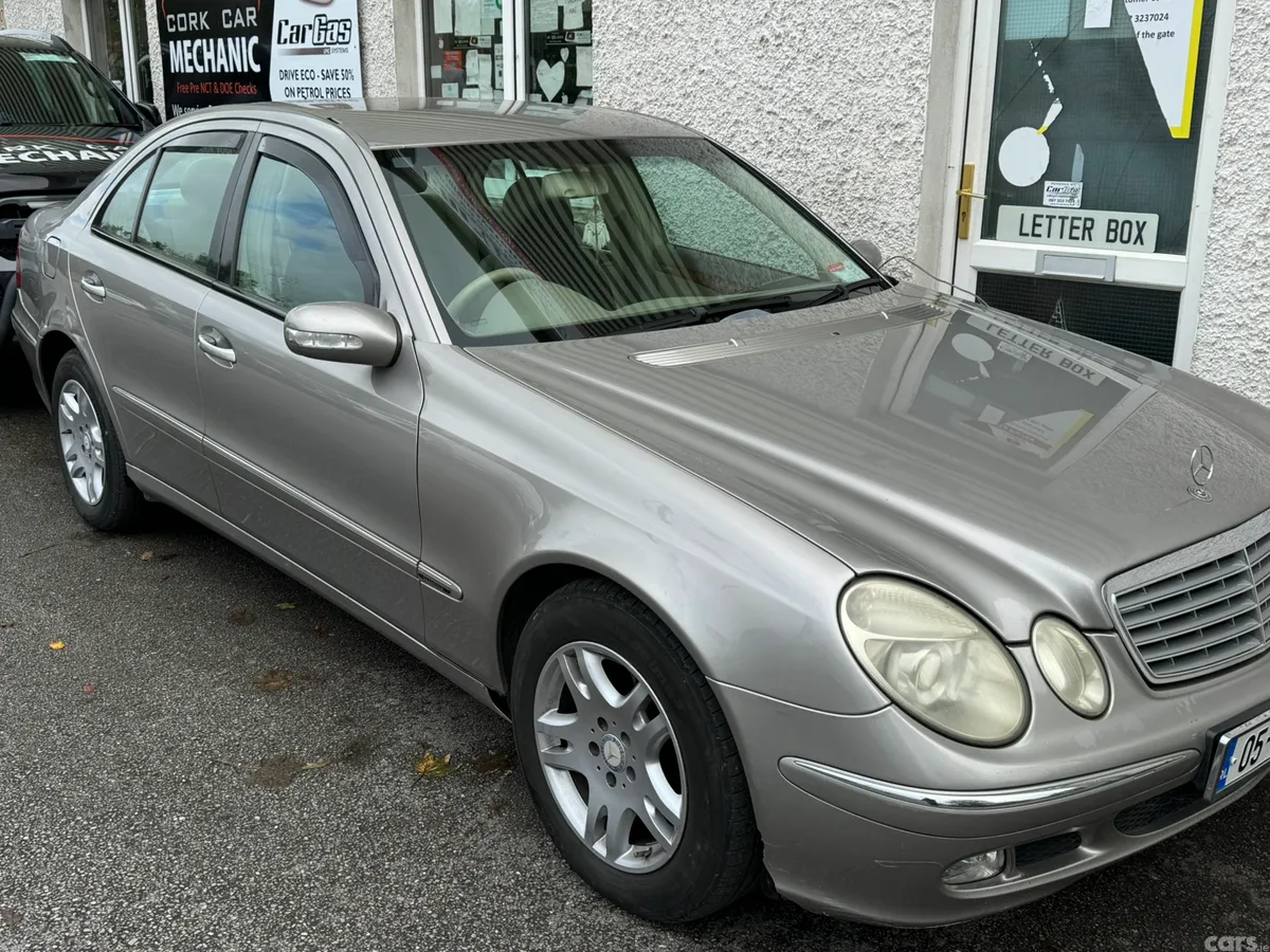 Mercedes-Benz E-Class Saloon, Petrol, 2005, Silver