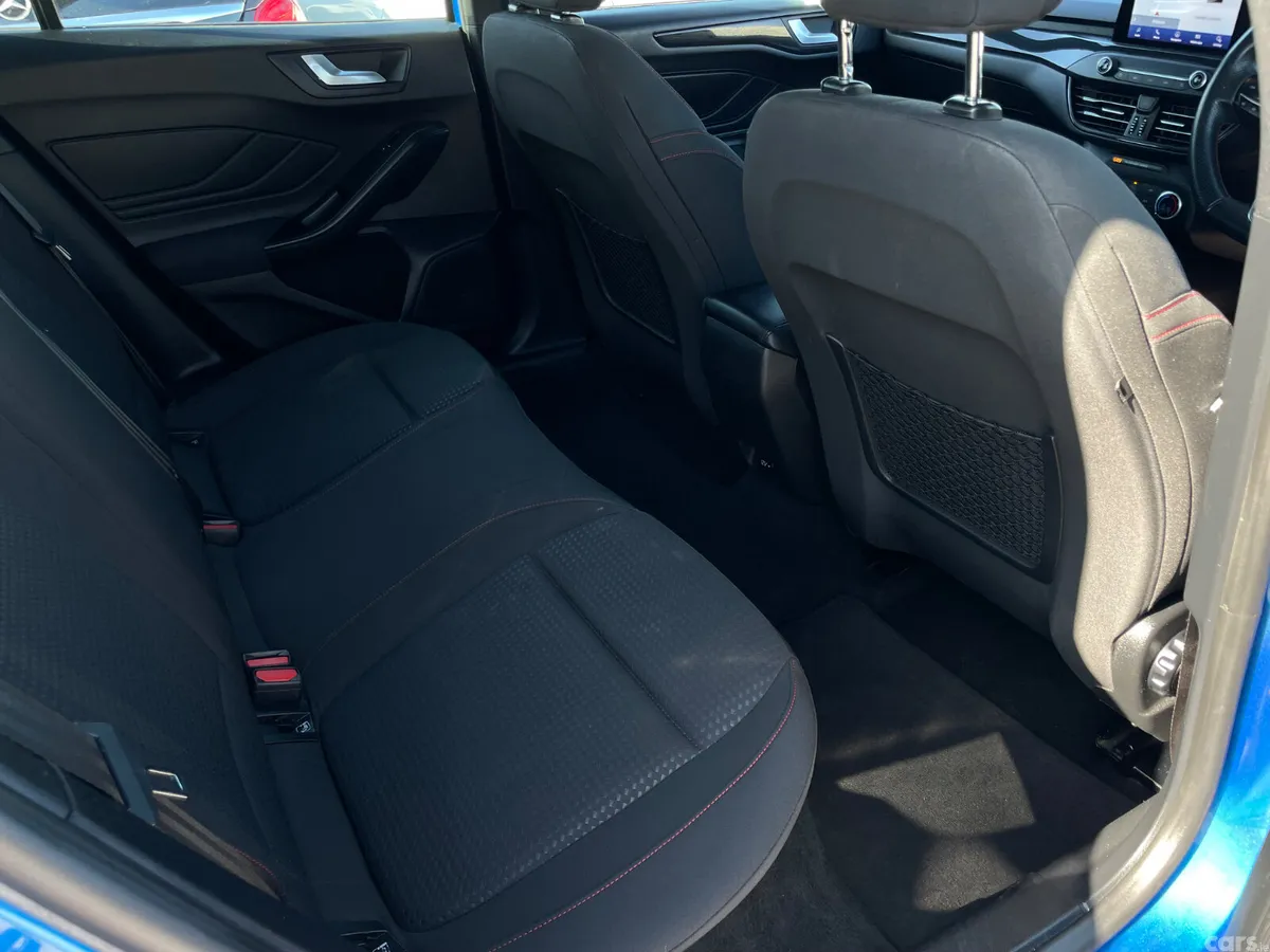 Ford Focus Hatchback, Diesel, 2020, Blue