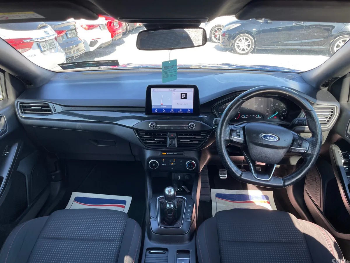 Ford Focus Hatchback, Diesel, 2020, Blue
