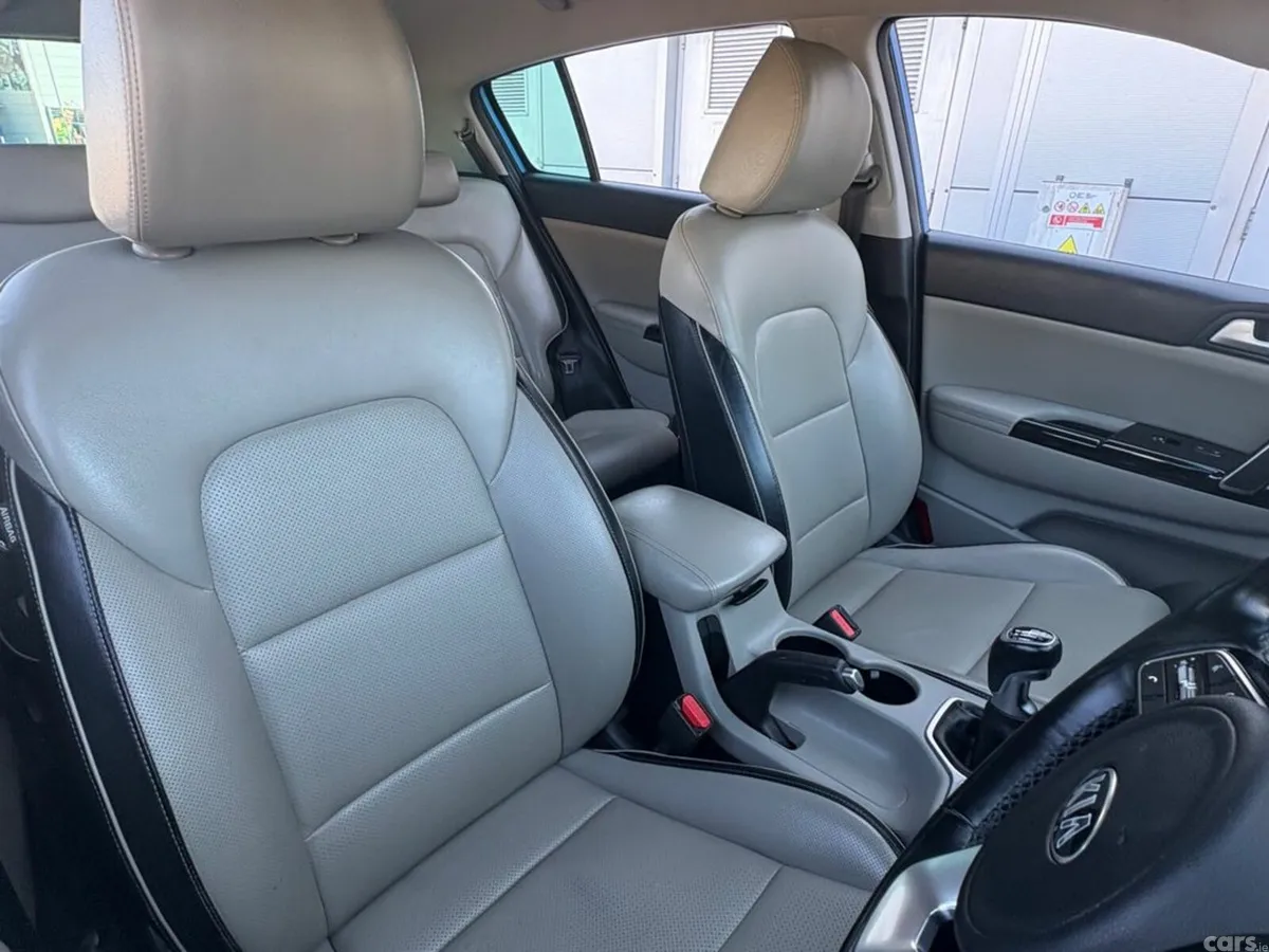 Kia Sportage MPV, Diesel, 2019, Blue