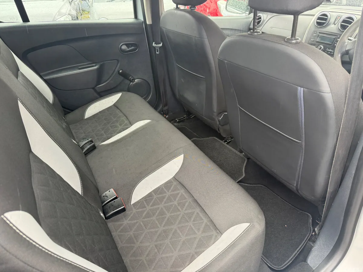 Dacia Sandero Stepway Hatchback, Diesel, 2015, Silver