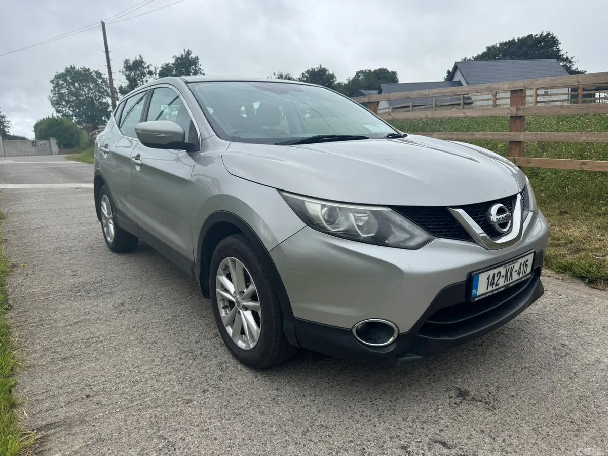 Nissan Qashqai Hatchback, Diesel, 2014, Silver