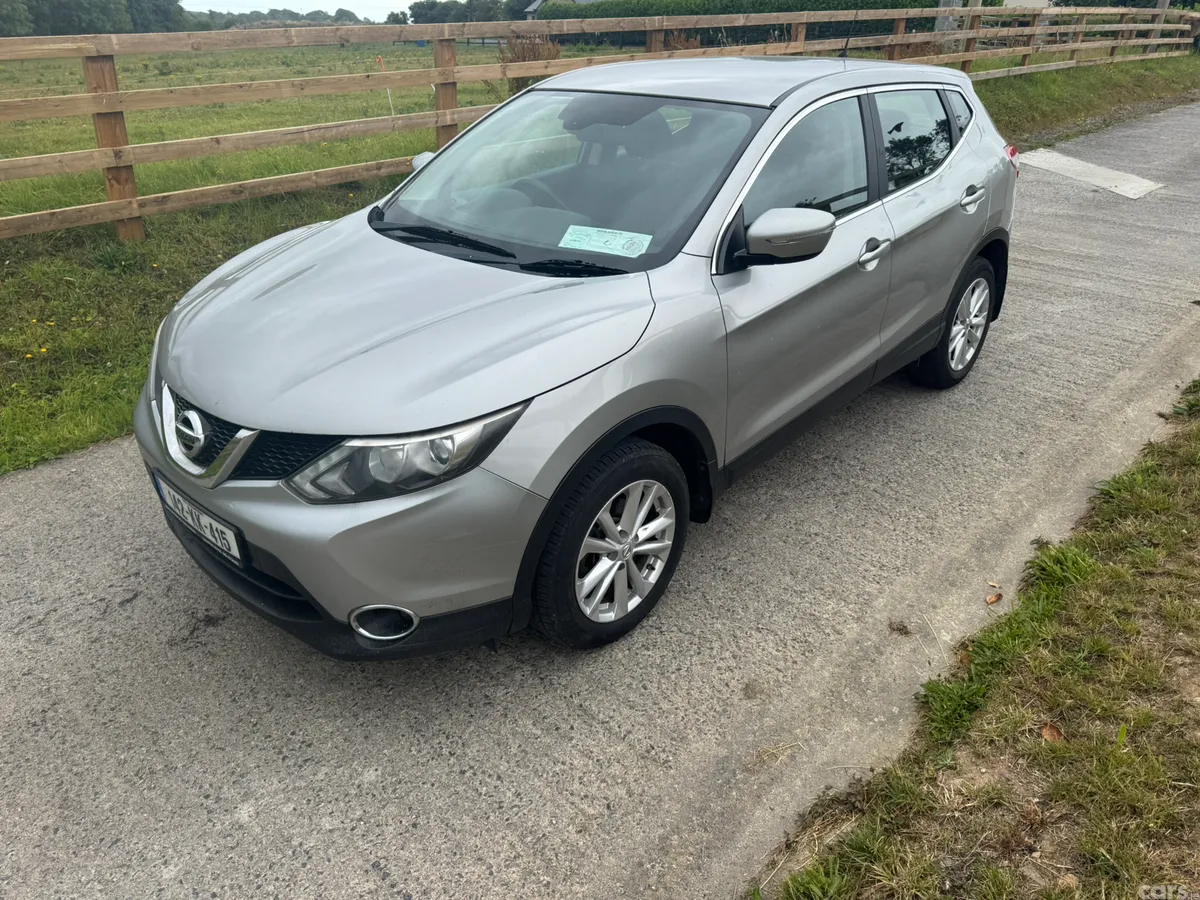 Nissan Qashqai Hatchback, Diesel, 2014, Silver