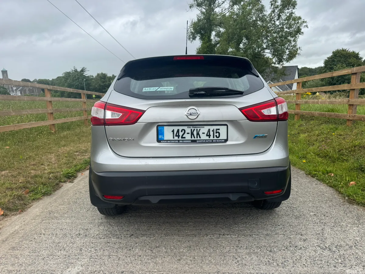 Nissan Qashqai Hatchback, Diesel, 2014, Silver