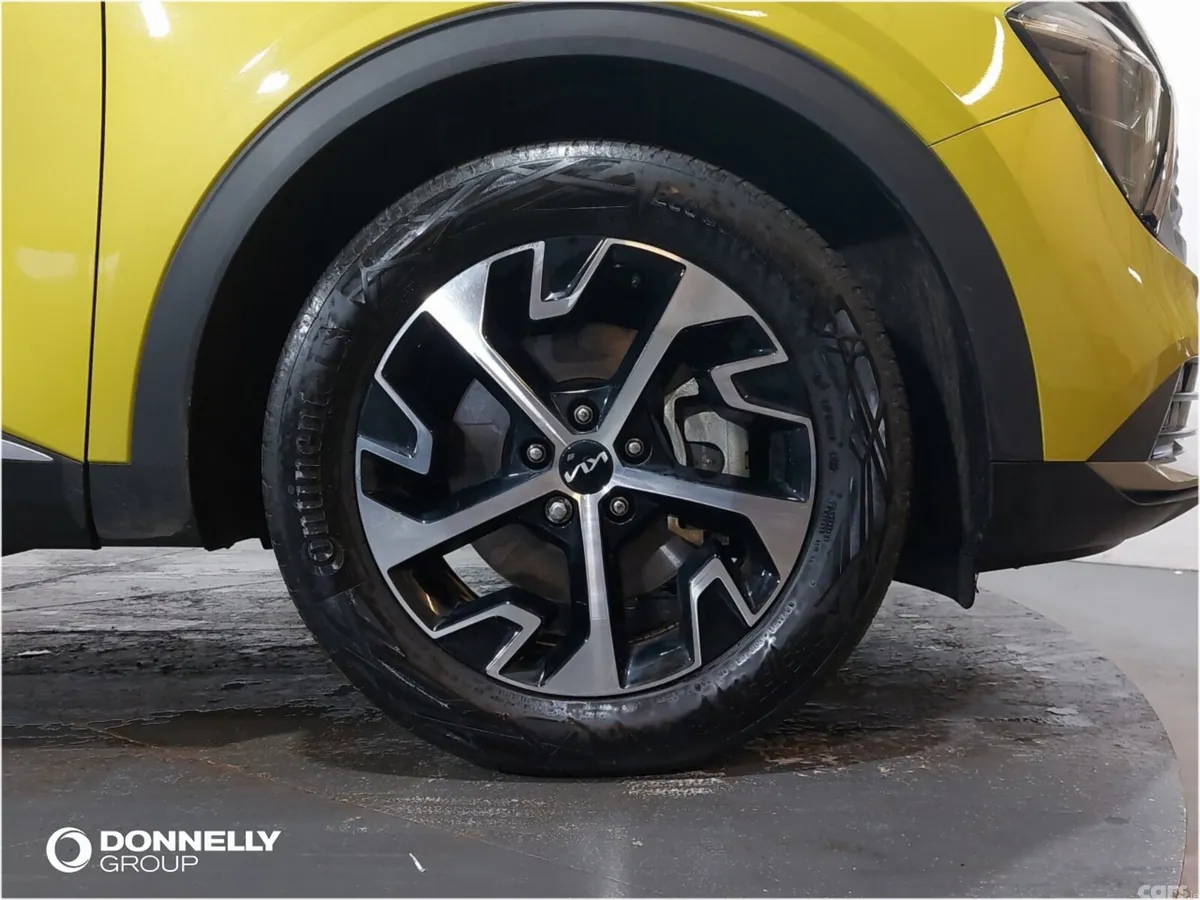 Kia Sportage Estate, Petrol Hybrid, 2023, Yellow