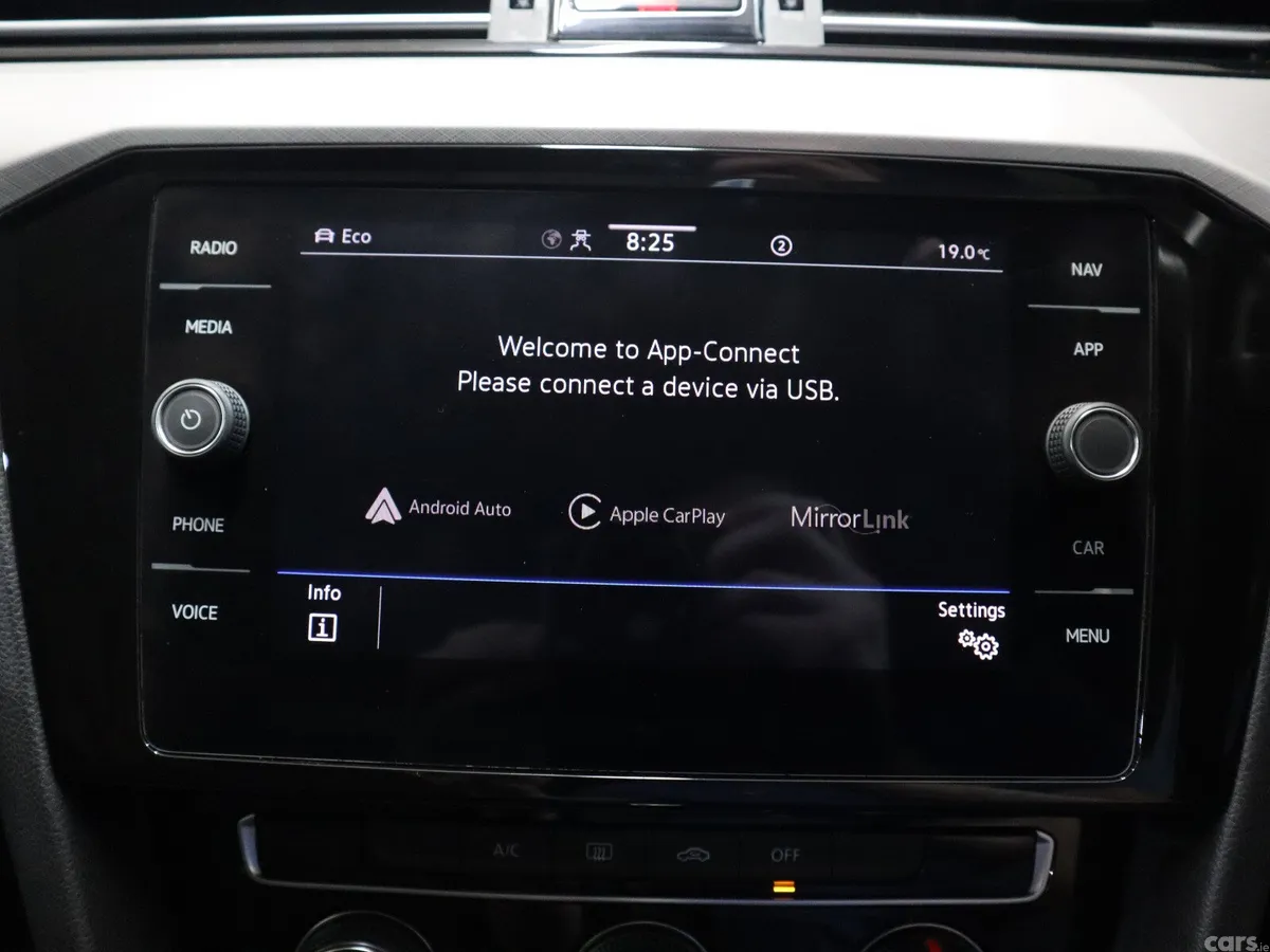 Volkswagen Passat Estate, Petrol, 2022, Red