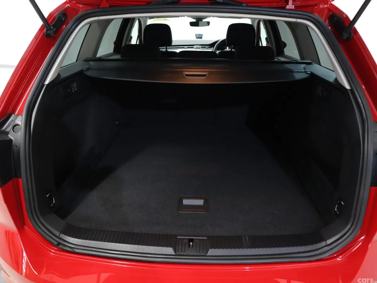 Volkswagen Passat Estate, Petrol, 2022, Red