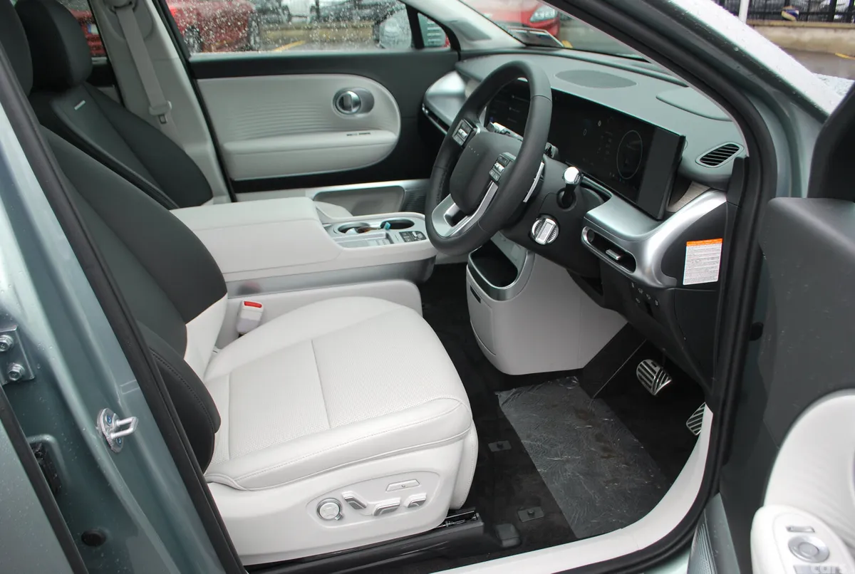 Hyundai IONIQ 9 SUV, Electric, 2026, Grey