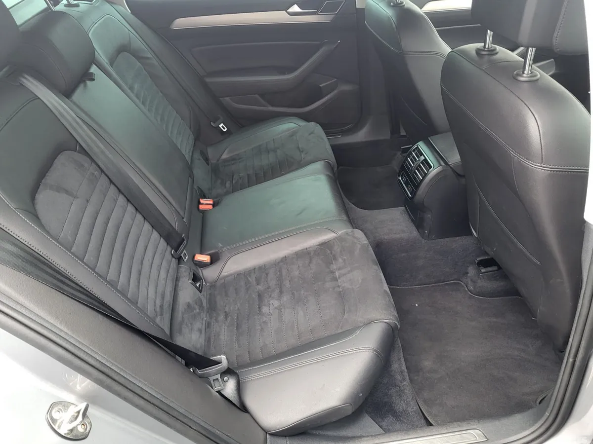 Volkswagen Passat Estate, Diesel, 2018, Grey