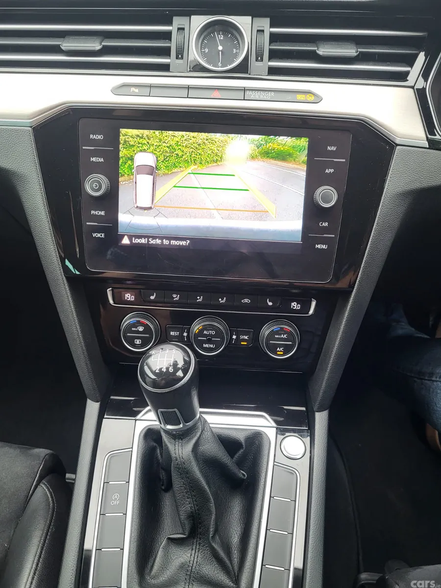 Volkswagen Passat Estate, Diesel, 2018, Grey