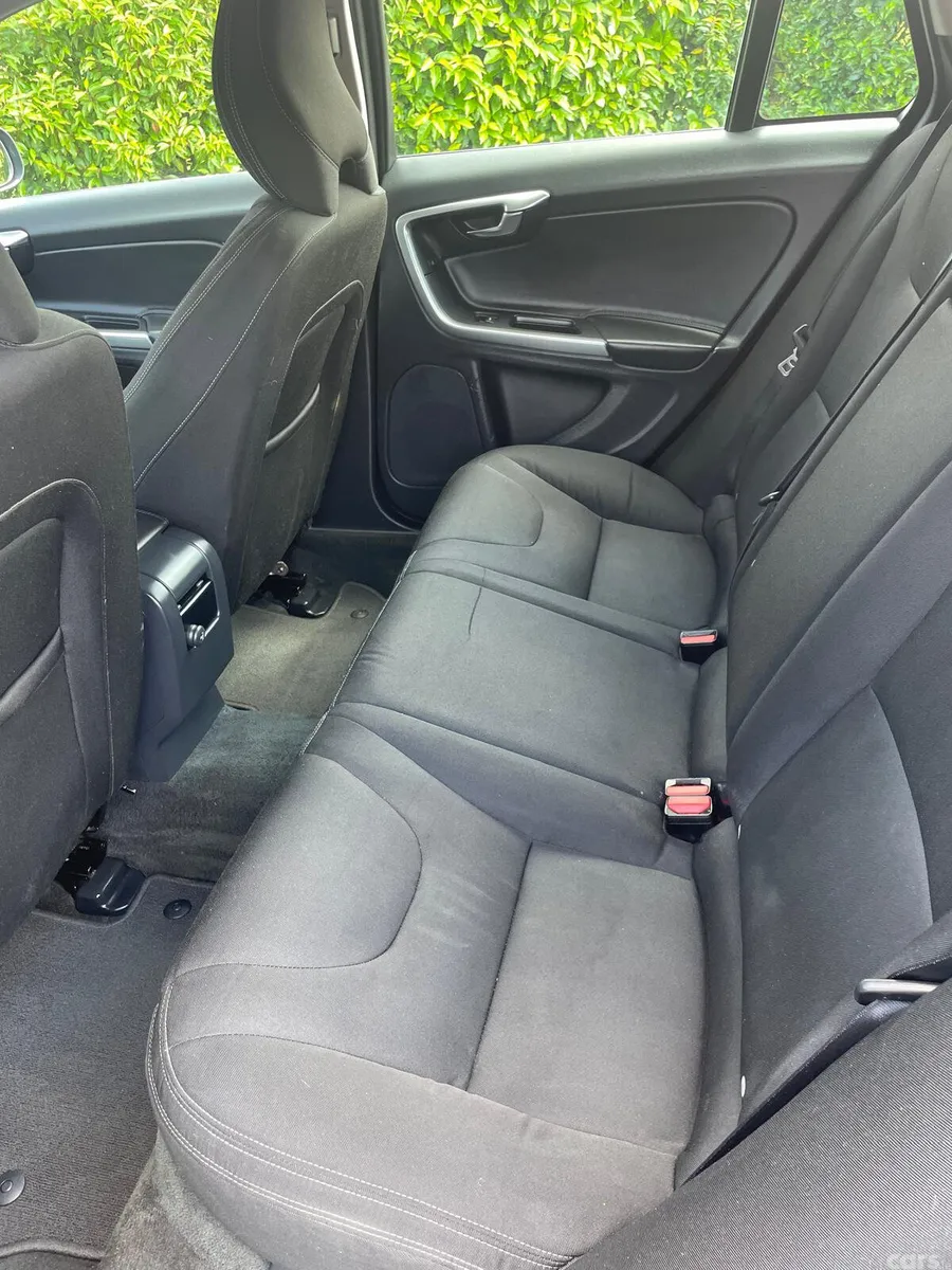 Volvo V60 Estate, Diesel, 2018, Grey