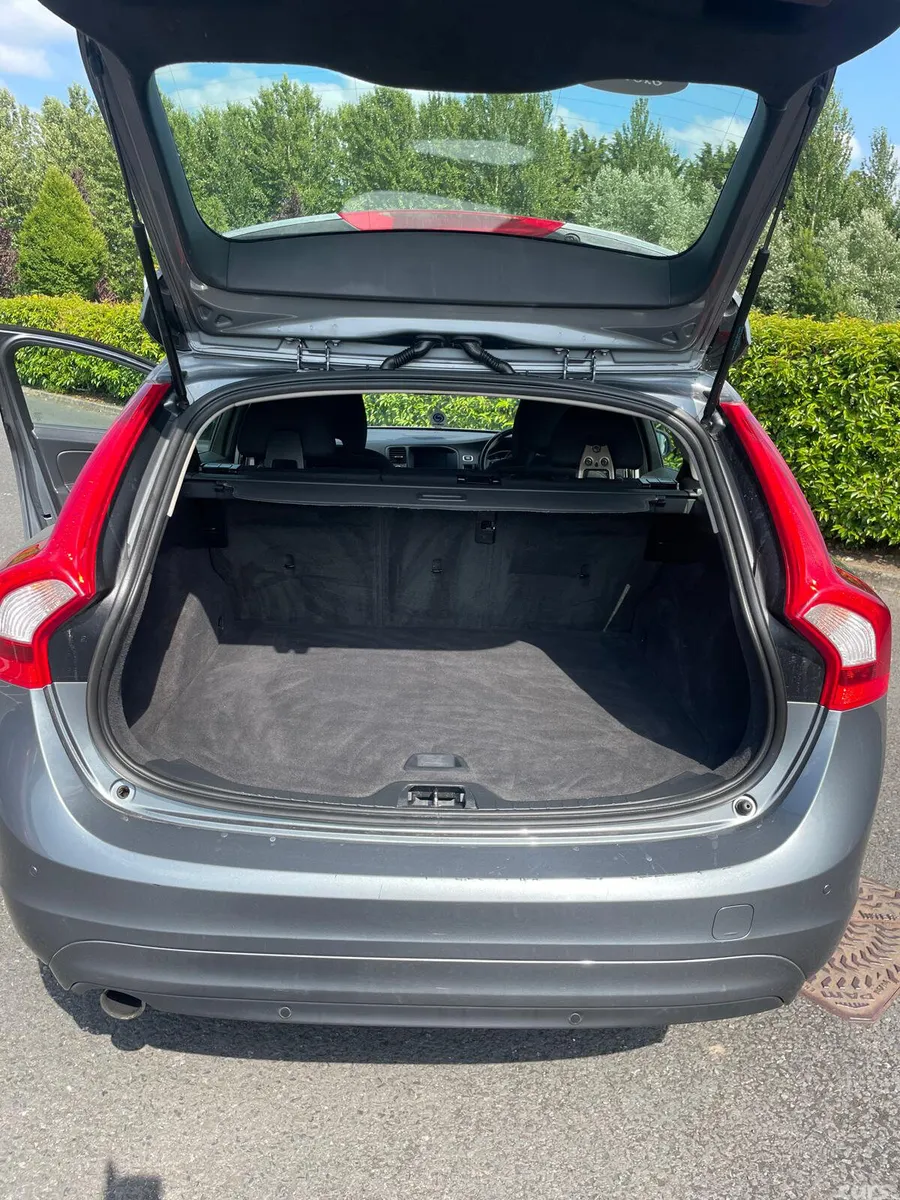 Volvo V60 Estate, Diesel, 2018, Grey