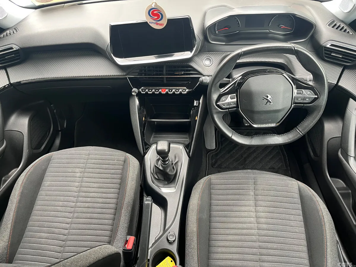 Peugeot 2008 MPV, Petrol, 2022, White