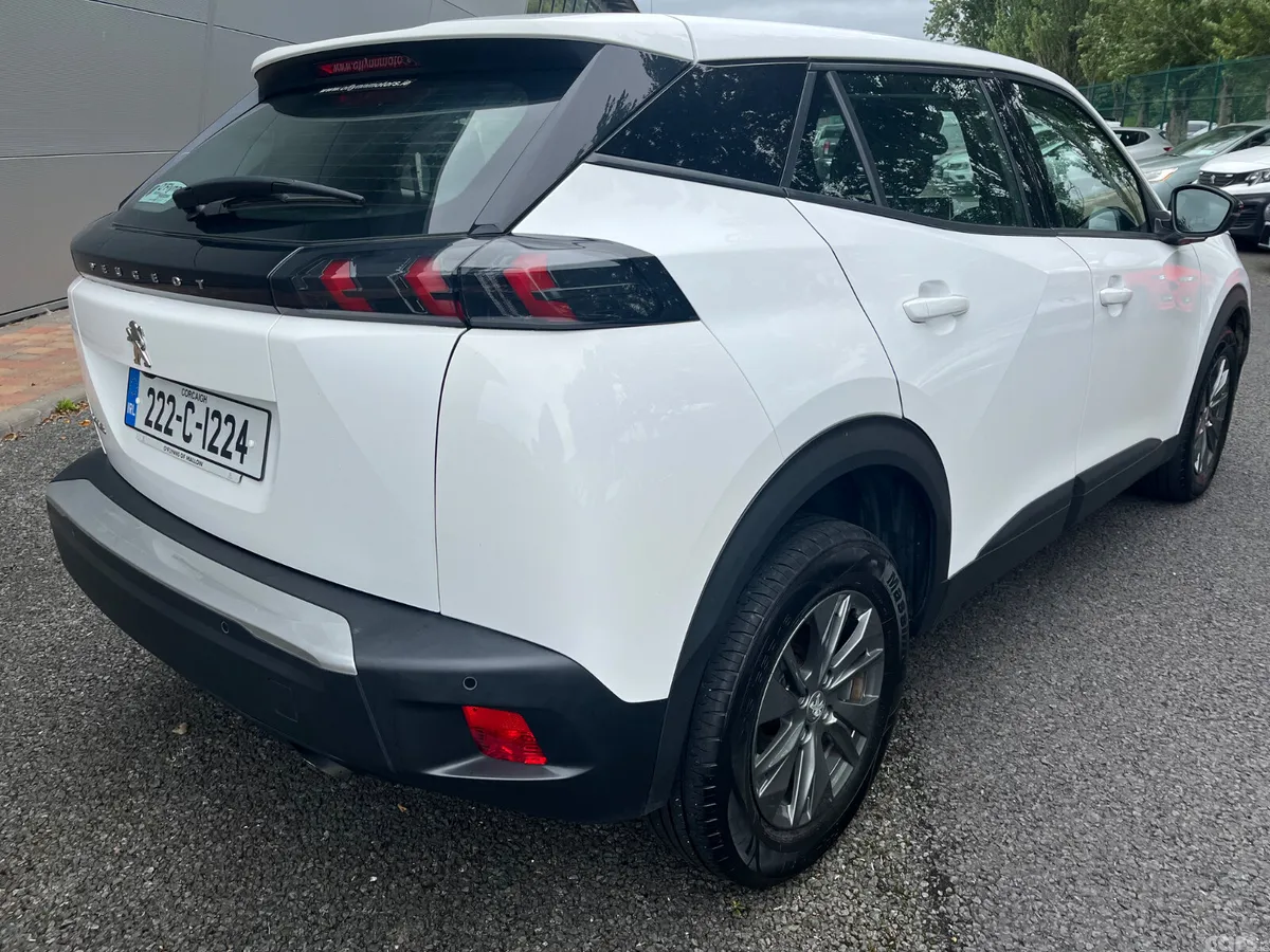 Peugeot 2008 MPV, Petrol, 2022, White