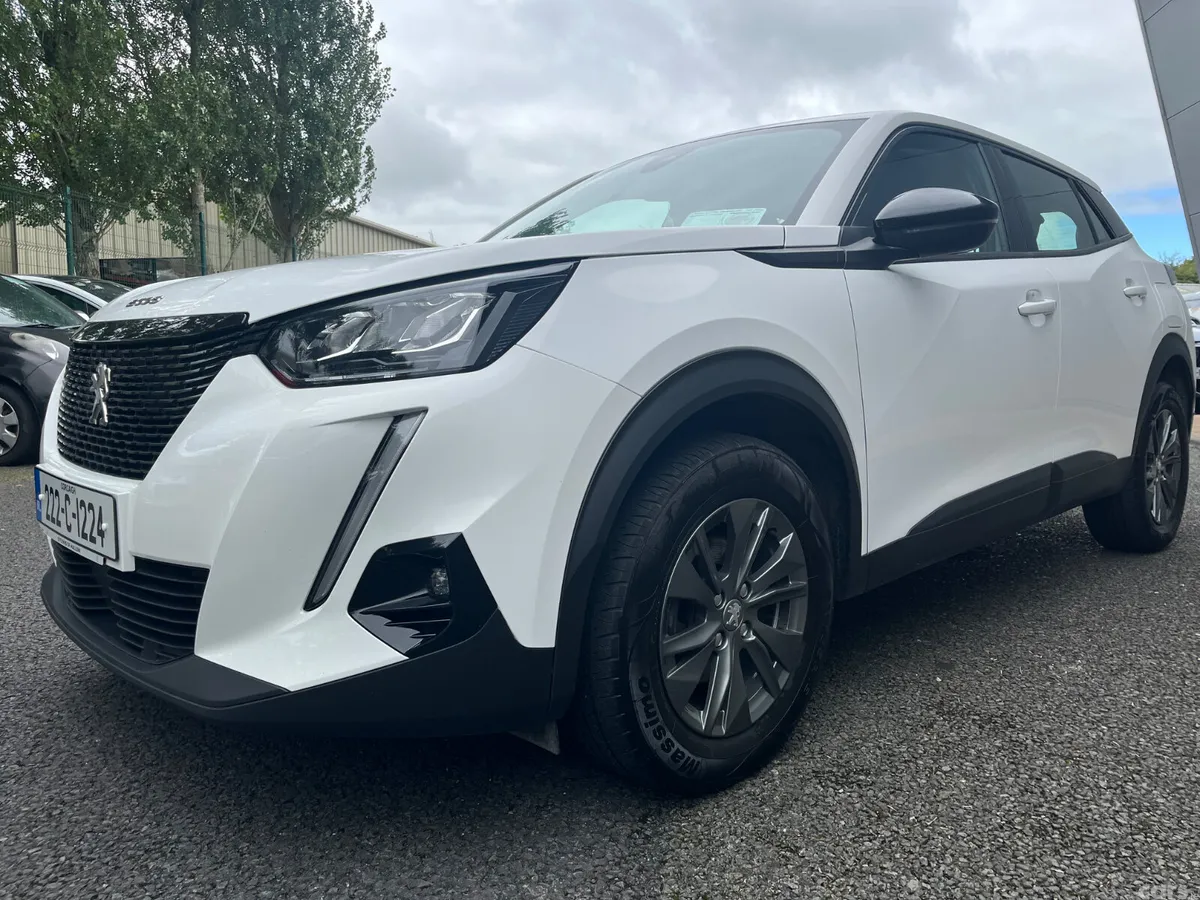 Peugeot 2008 MPV, Petrol, 2022, White