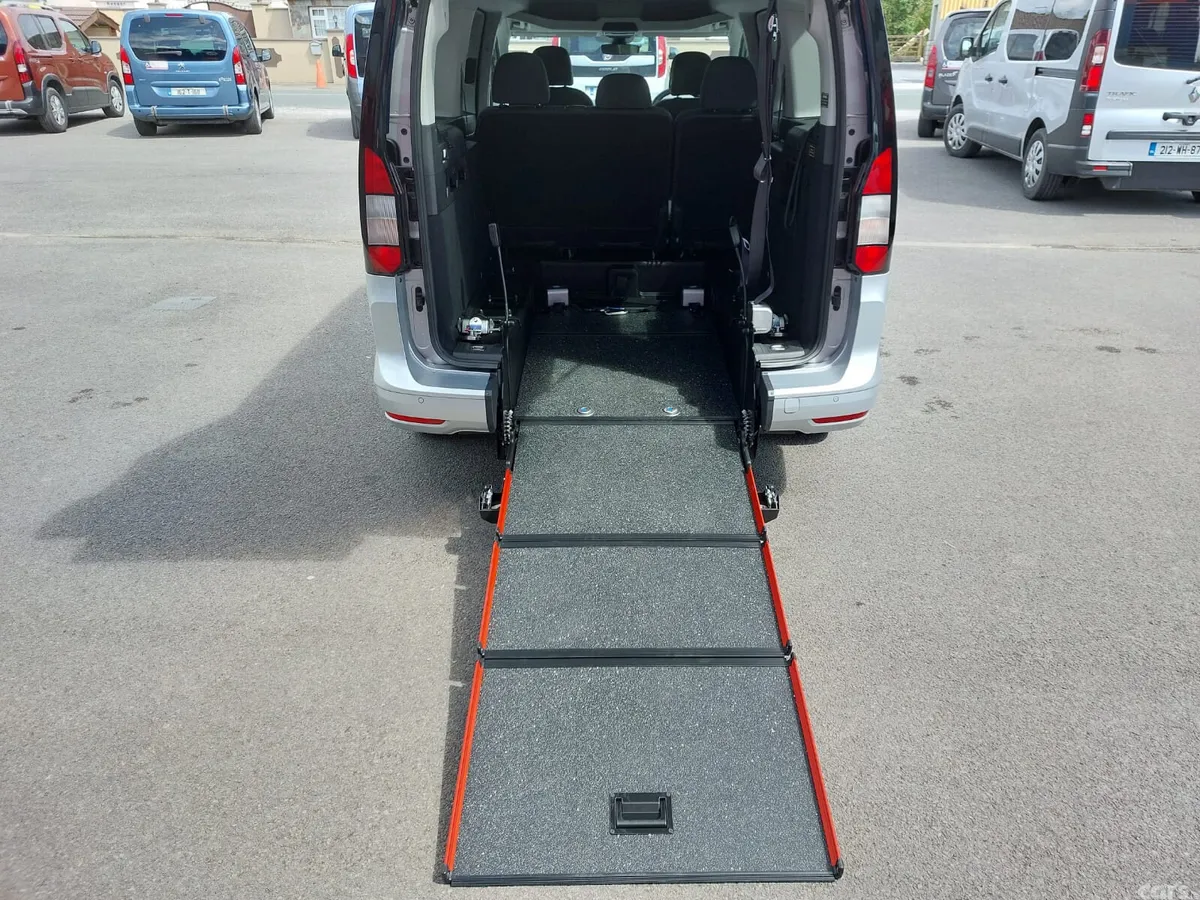 Ford Tourneo Connect MPV, Diesel, 2026, Silver