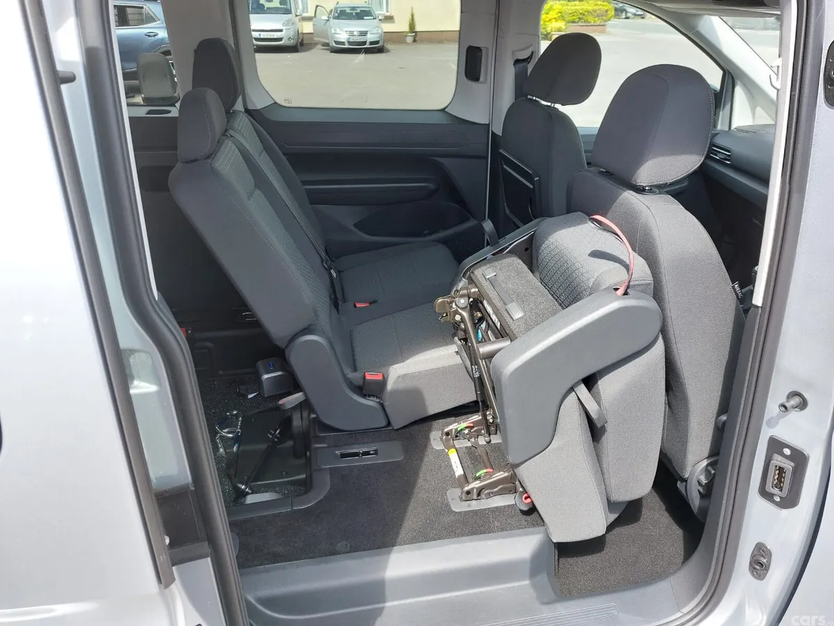 Ford Tourneo Connect MPV, Diesel, 2026, Silver