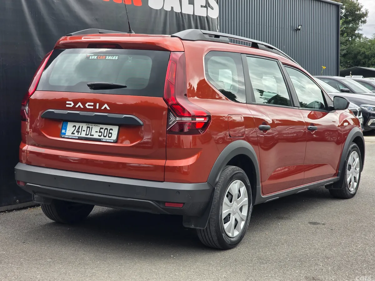 Dacia Jogger MPV, Petrol, 2024, Brown