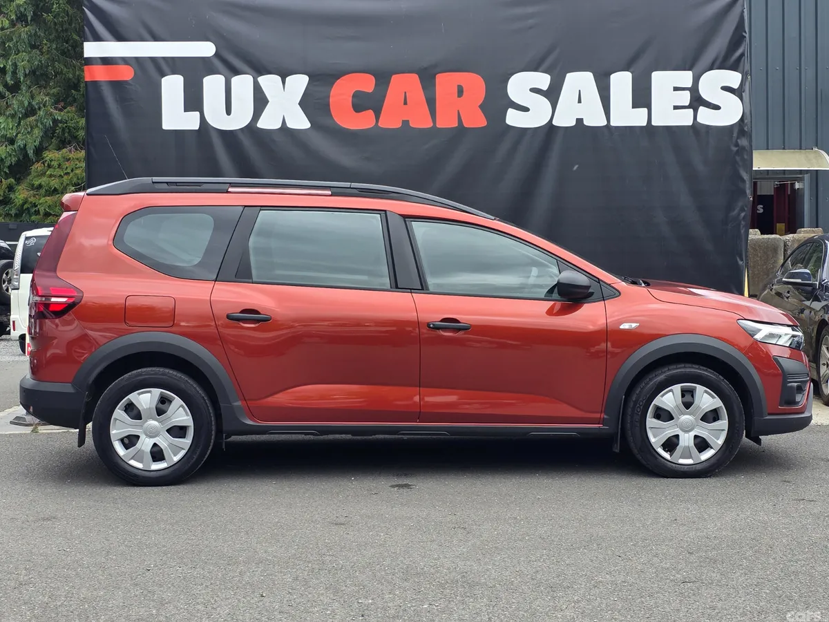 Dacia Jogger MPV, Petrol, 2024, Brown