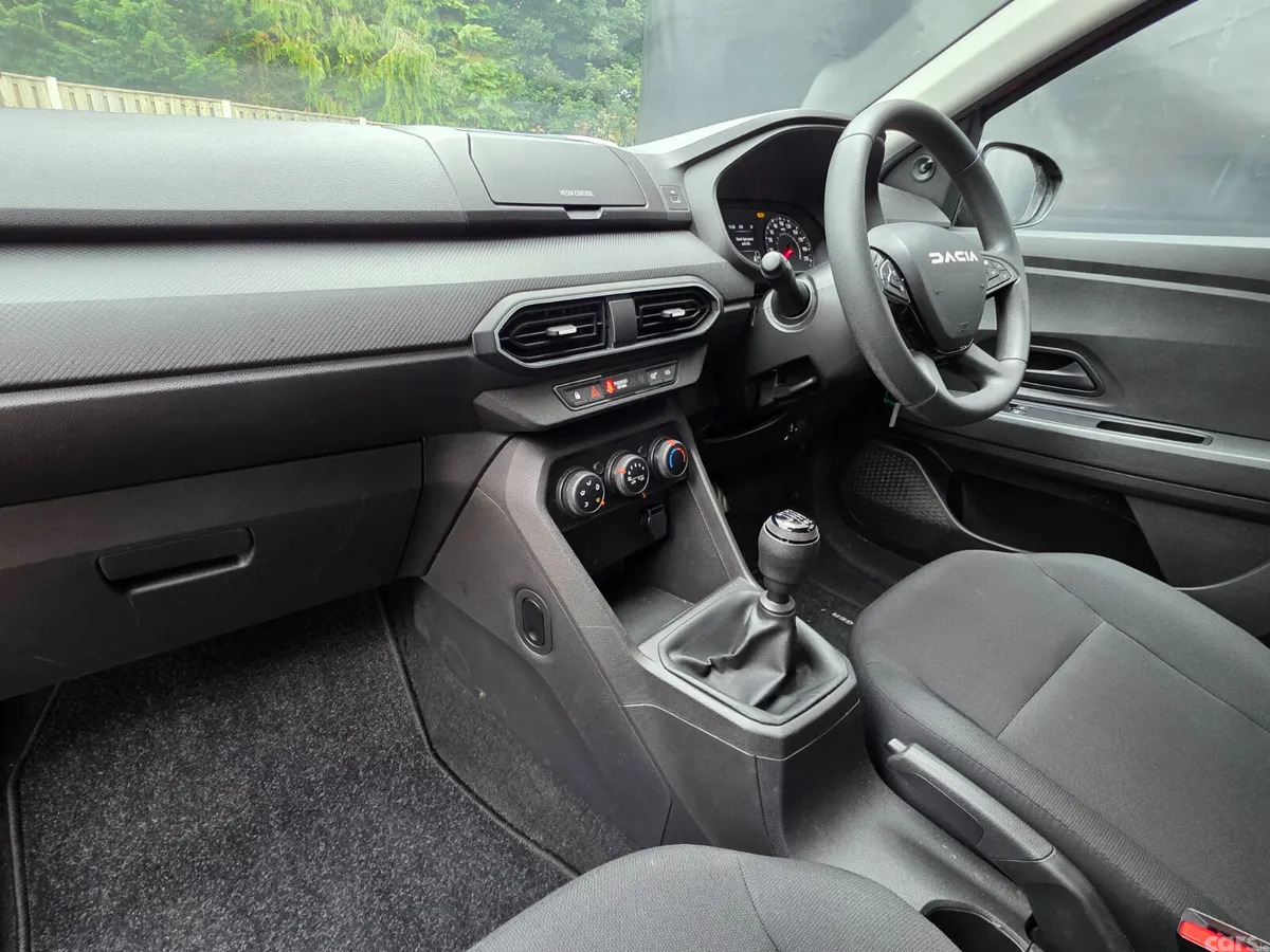 Dacia Jogger MPV, Petrol, 2024, Brown