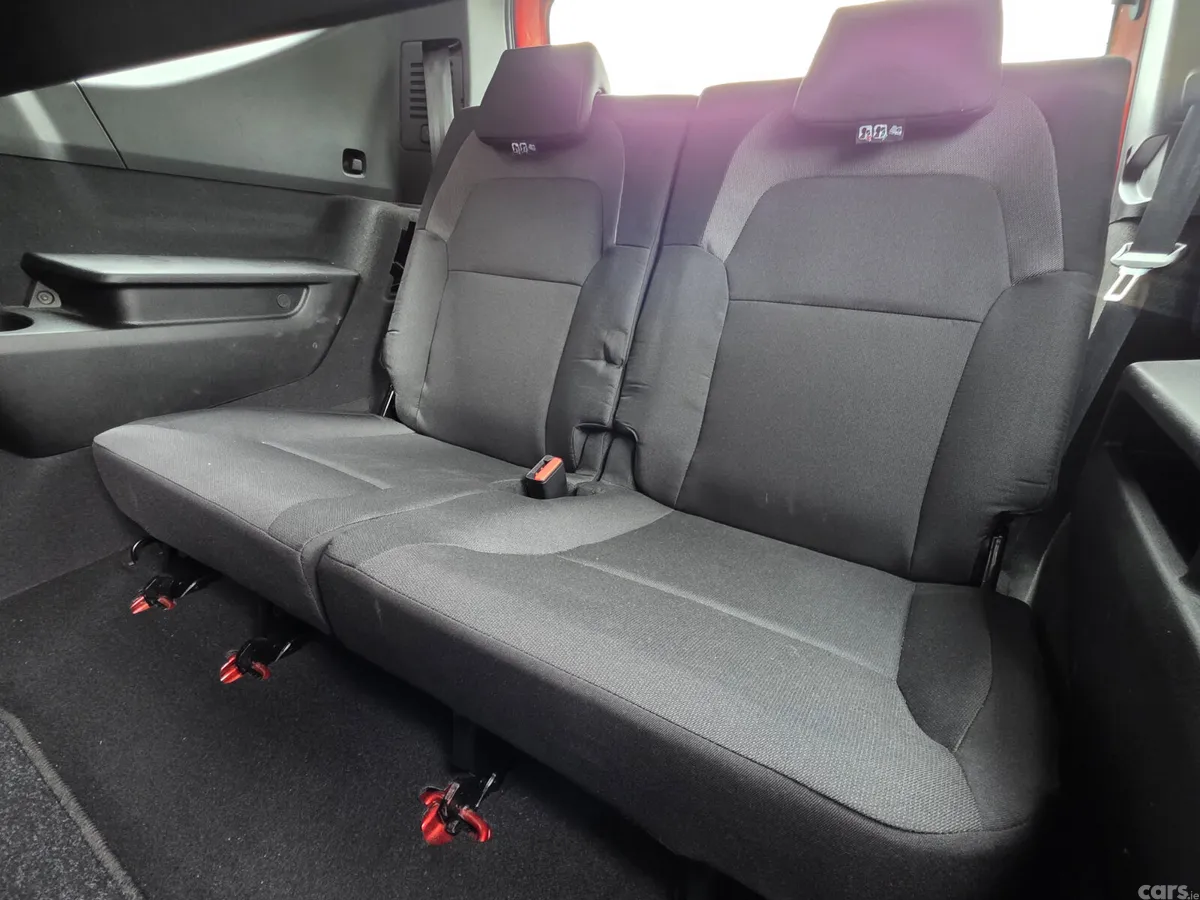 Dacia Jogger MPV, Petrol, 2024, Brown