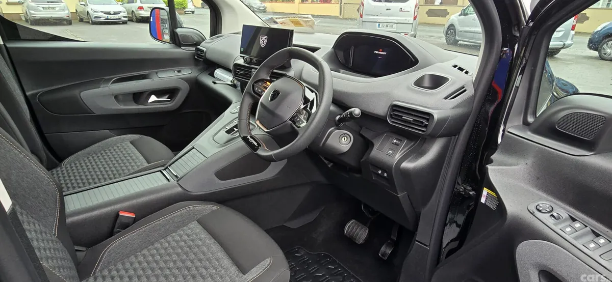 Peugeot Rifter MPV, Diesel, 2026, Black