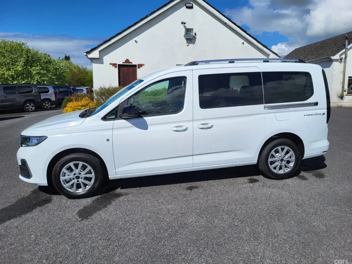 Ford Tourneo Connect MPV, Diesel, 2026, White