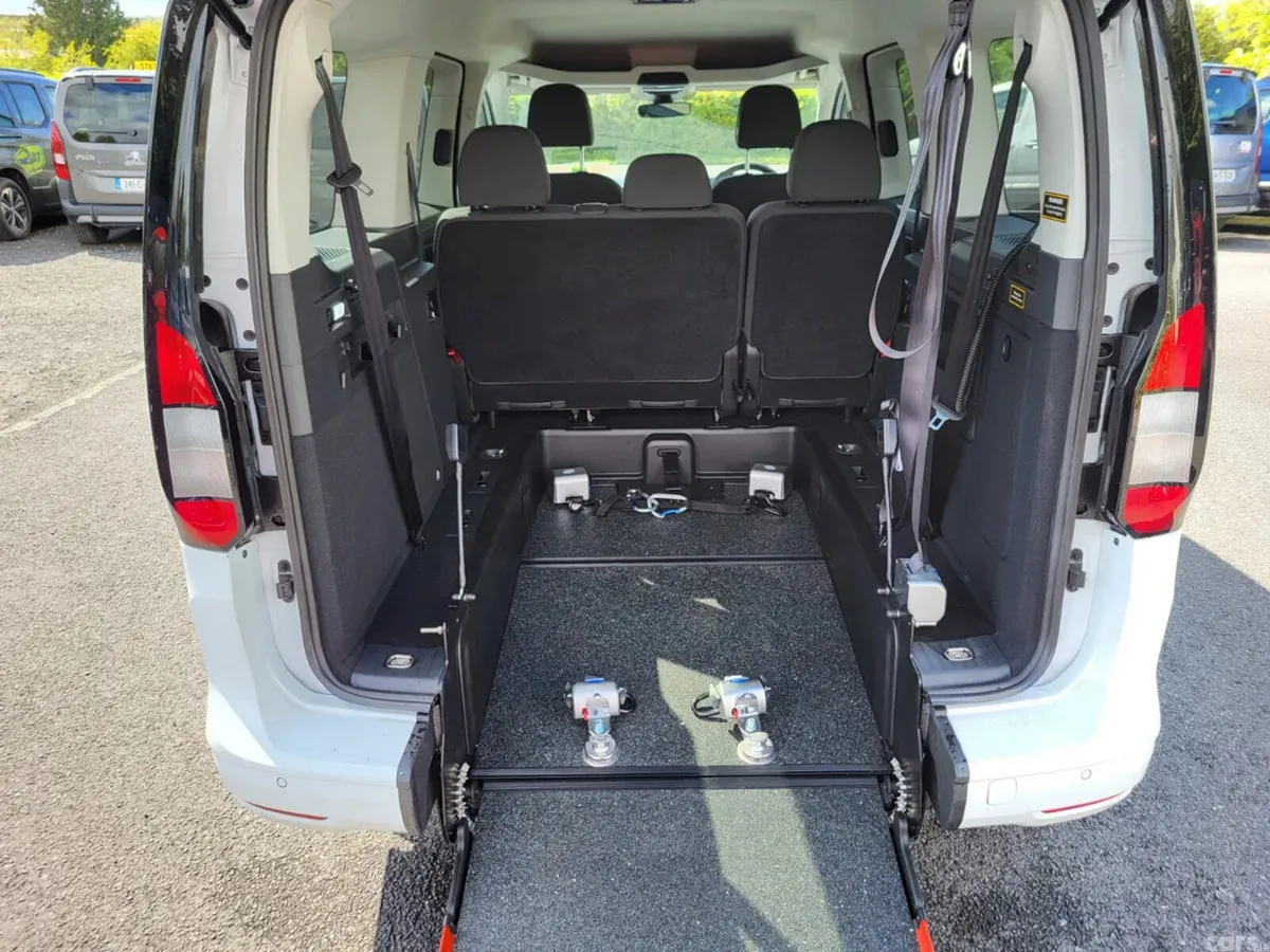 Ford Tourneo Connect MPV, Diesel, 2026, White