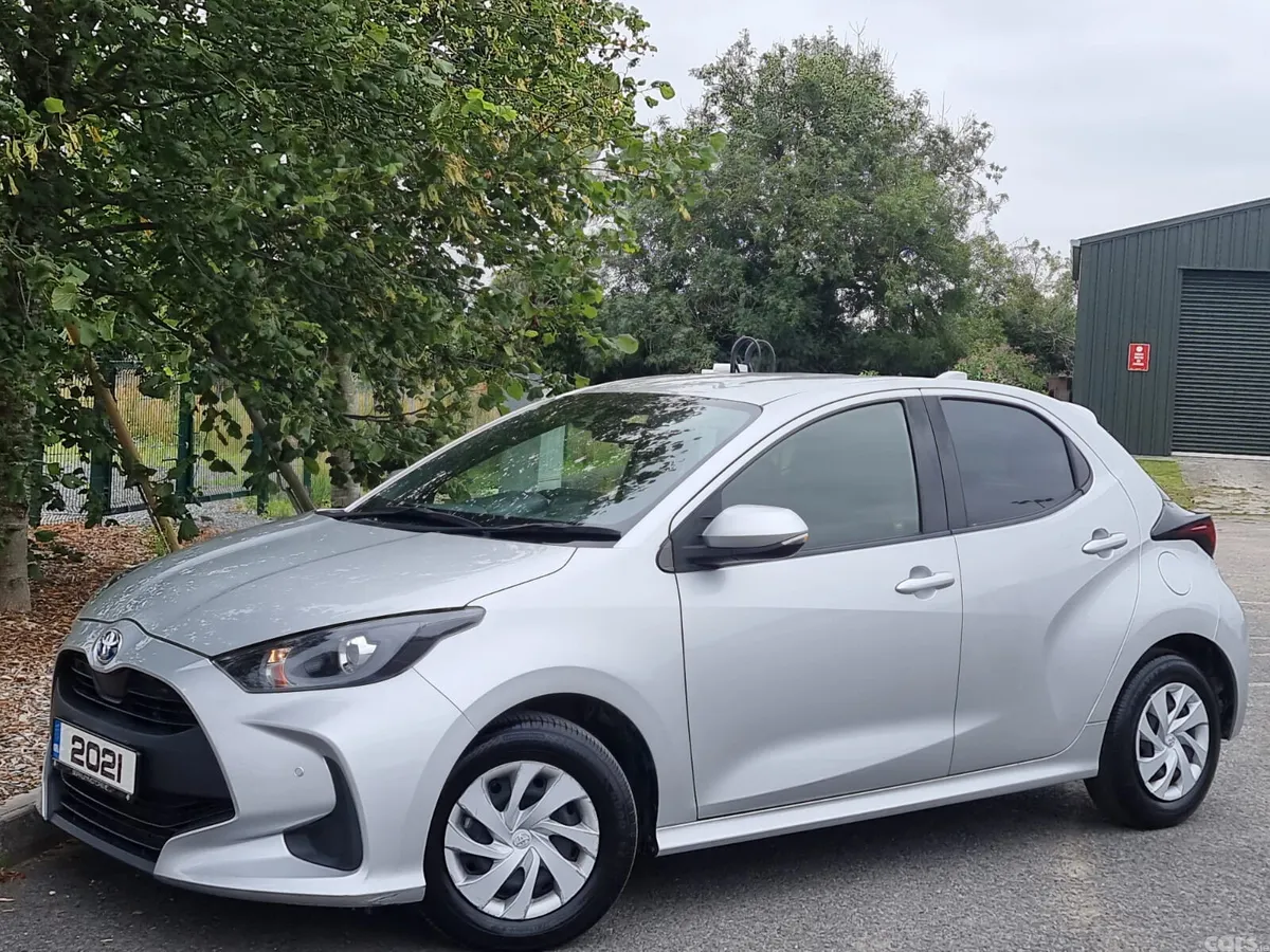 Toyota Yaris Hatchback, Petrol, 2021, Silver