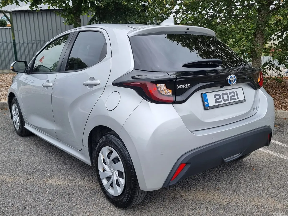 Toyota Yaris Hatchback, Petrol, 2021, Silver