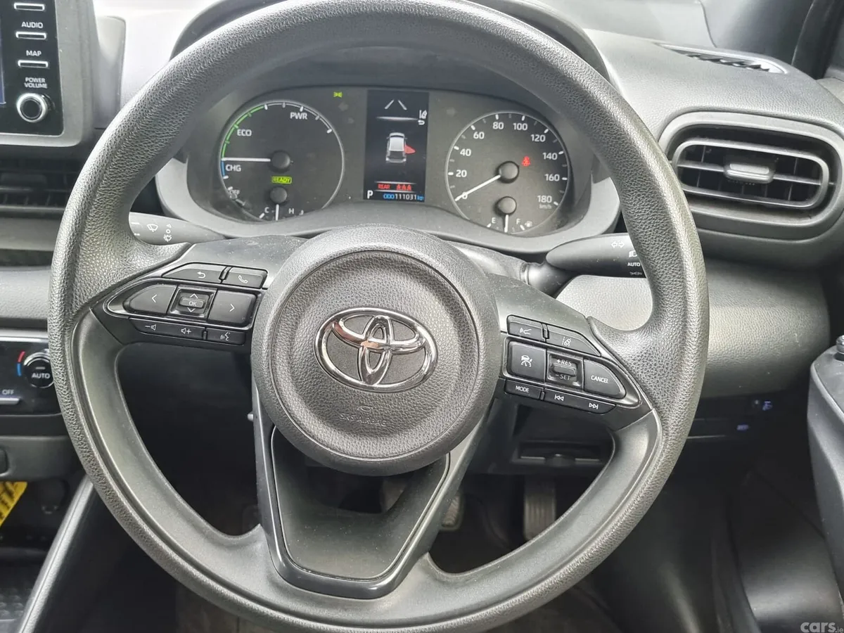 Toyota Yaris Hatchback, Petrol, 2021, Silver