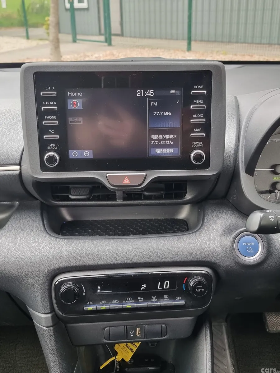 Toyota Yaris Hatchback, Petrol, 2021, Silver