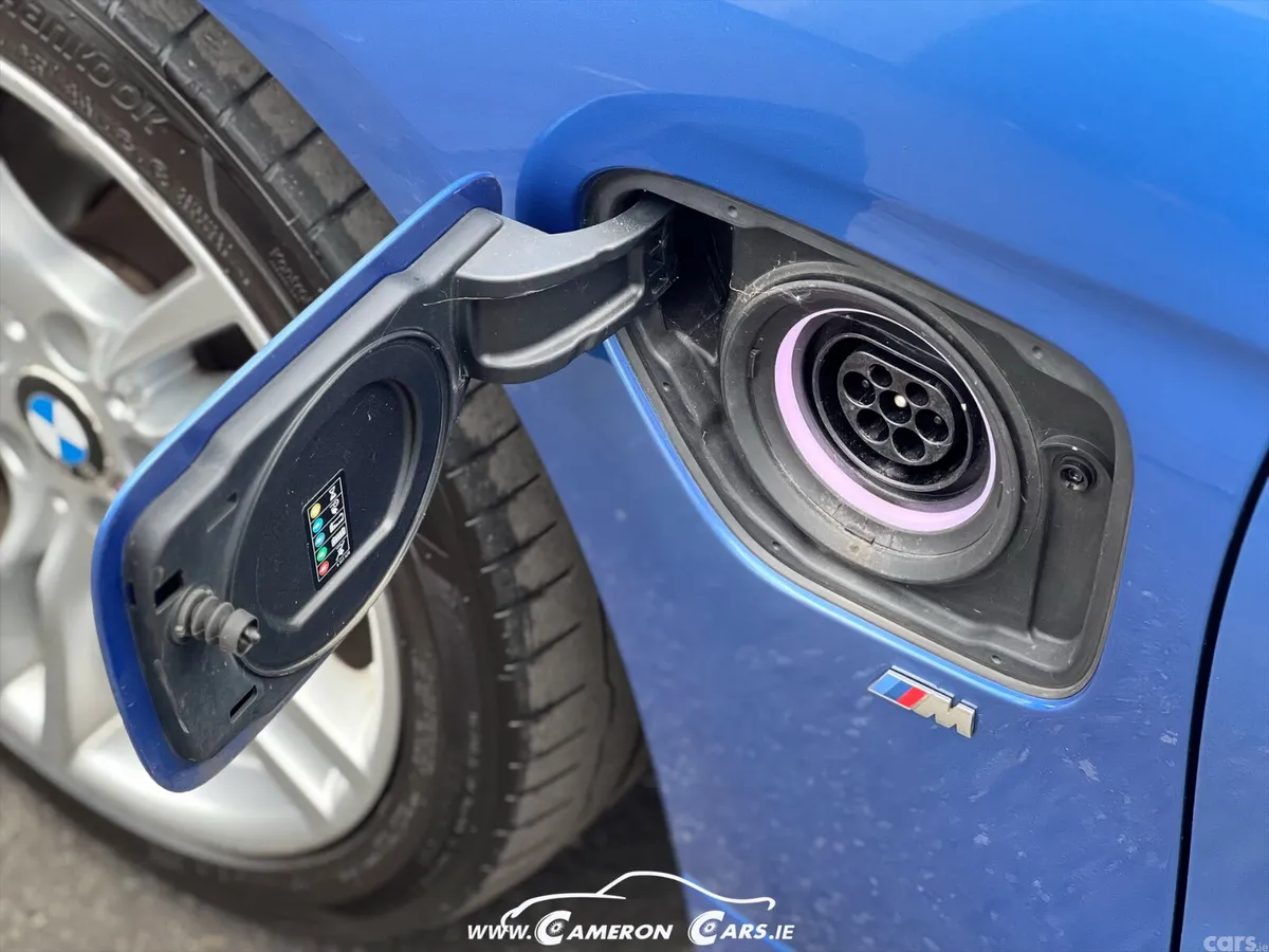 BMW 3-Series Saloon, Petrol Plug-in Hybrid, 2017, Blue