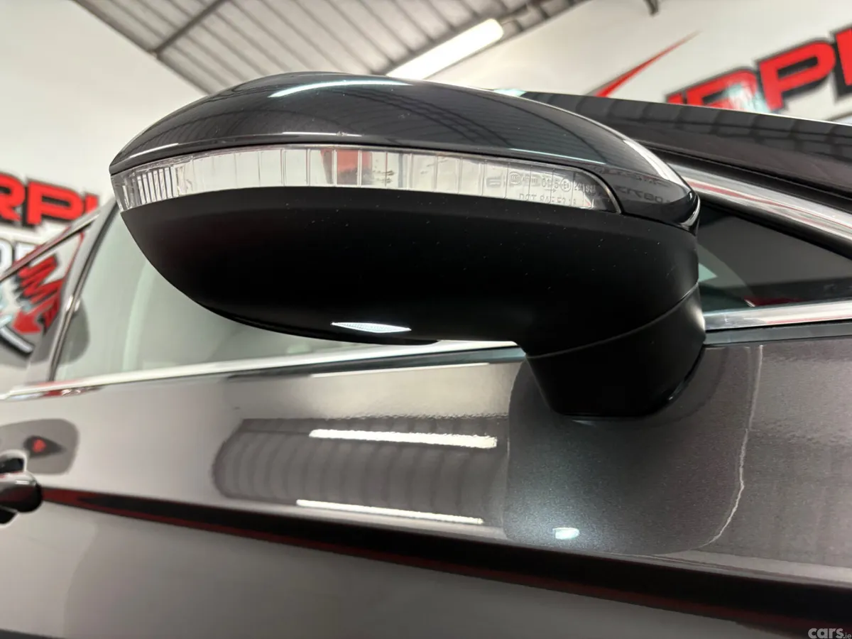 Volkswagen Passat Estate, Diesel, 2022, Grey
