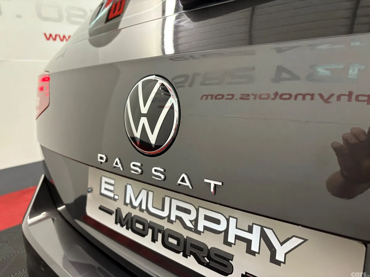 Volkswagen Passat Estate, Diesel, 2022, Grey