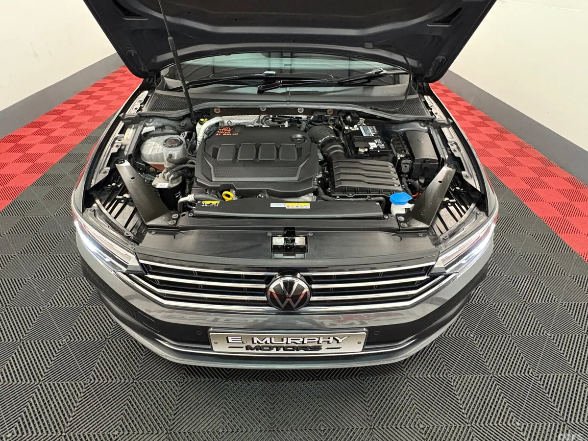 Volkswagen Passat Estate, Diesel, 2022, Grey
