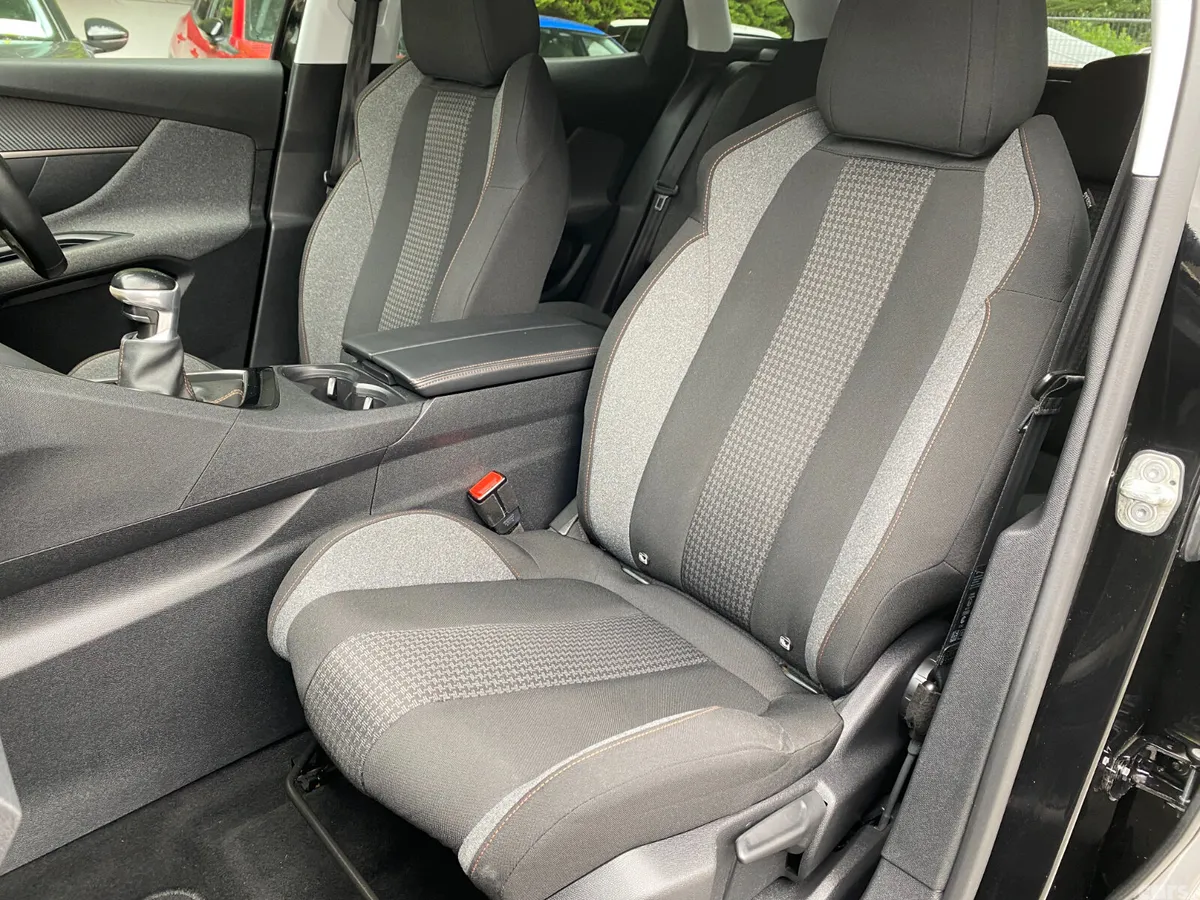 Peugeot 3008 MPV, Diesel, 2020, Black