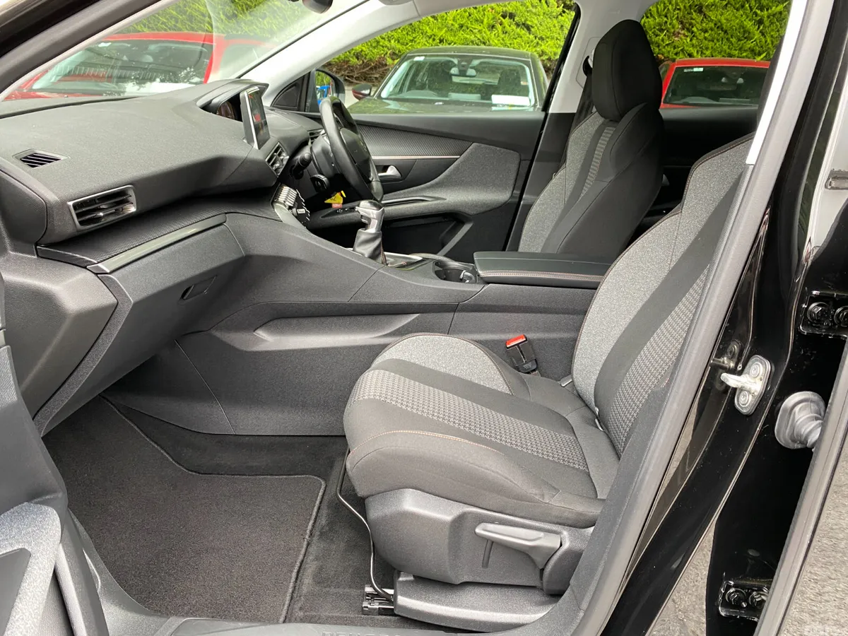 Peugeot 3008 MPV, Diesel, 2020, Black