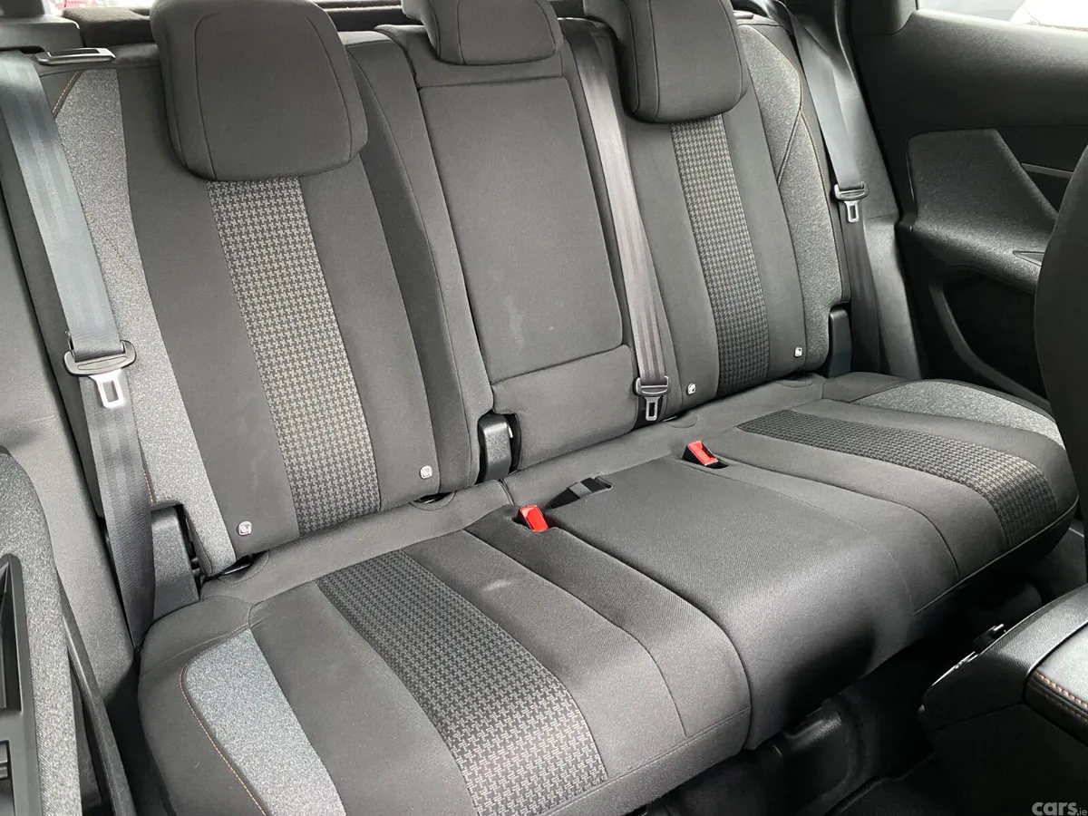 Peugeot 3008 MPV, Diesel, 2020, Black