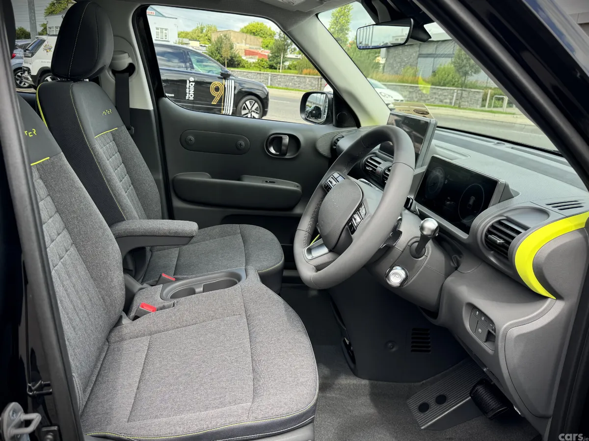Hyundai INSTER SUV, Electric, 2027, Black