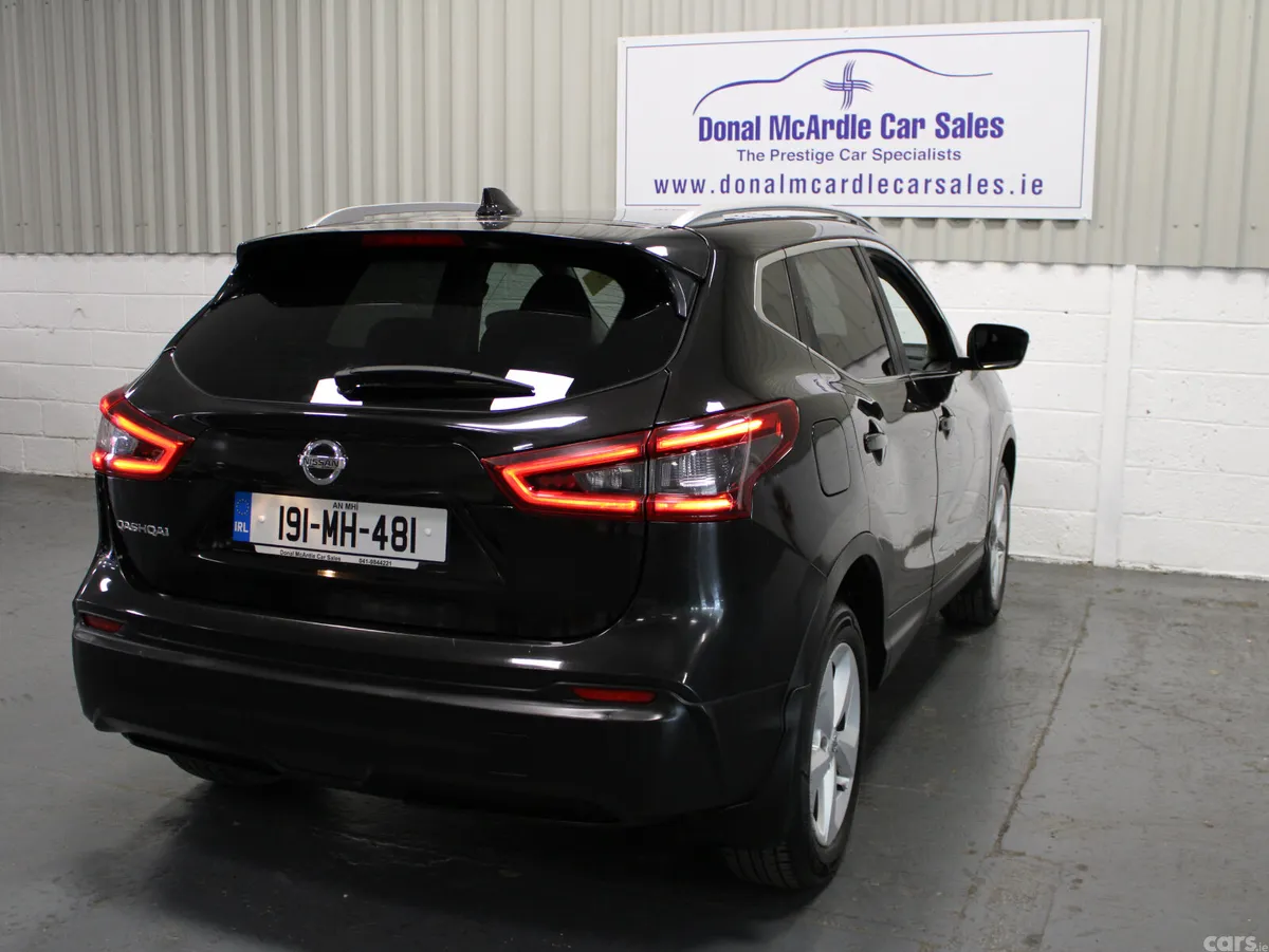 Nissan Qashqai MPV, Diesel, 2019, Black