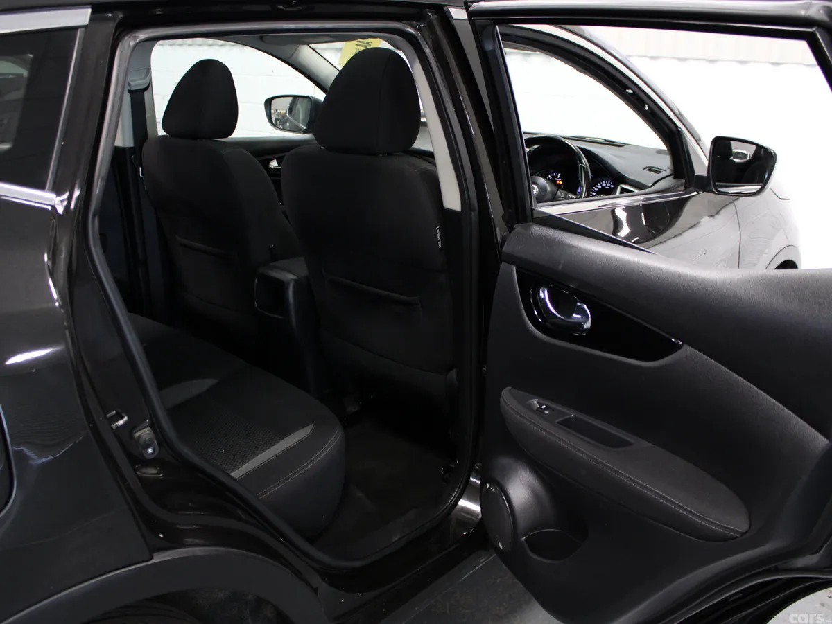 Nissan Qashqai MPV, Diesel, 2019, Black