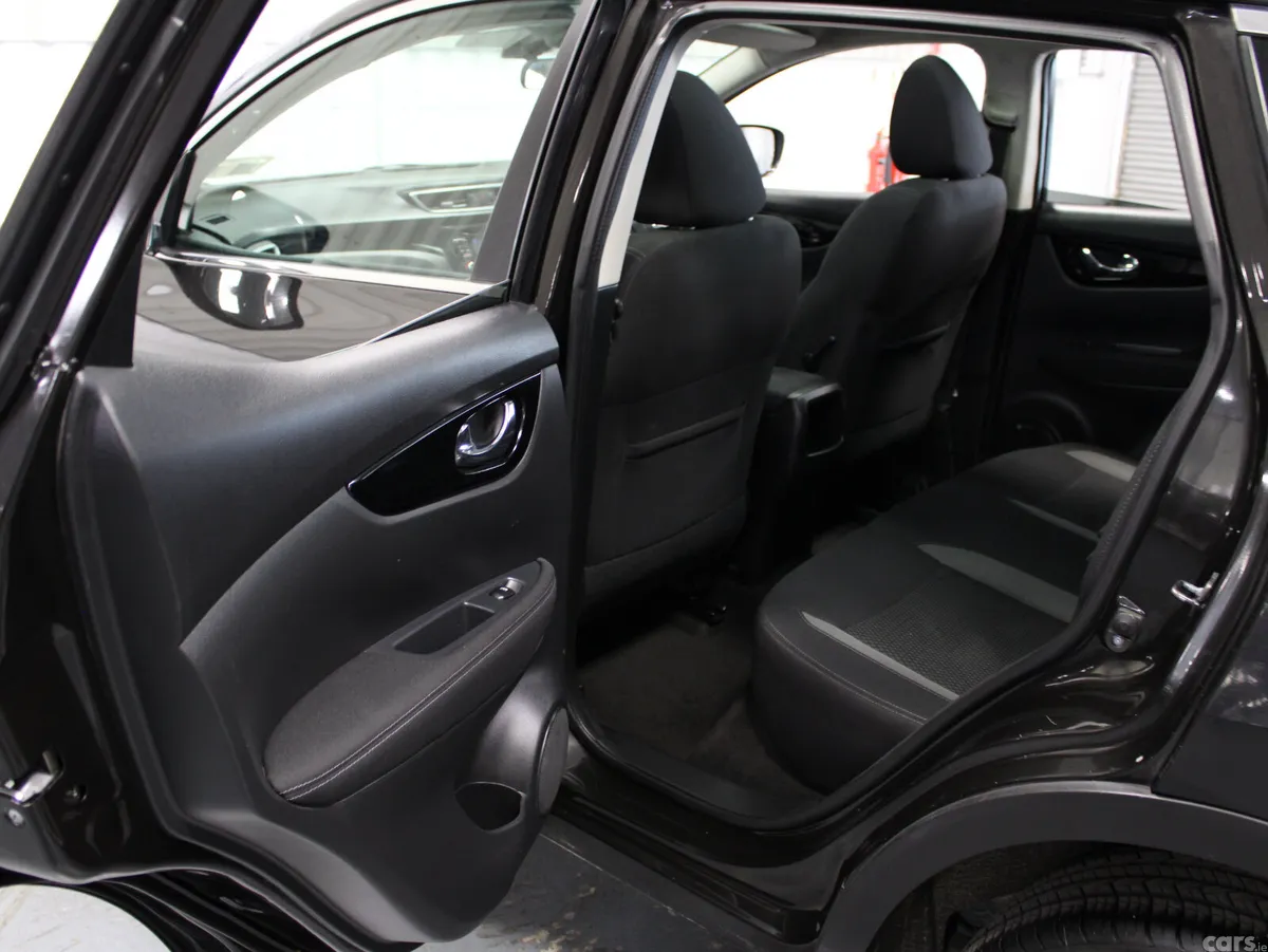 Nissan Qashqai MPV, Diesel, 2019, Black