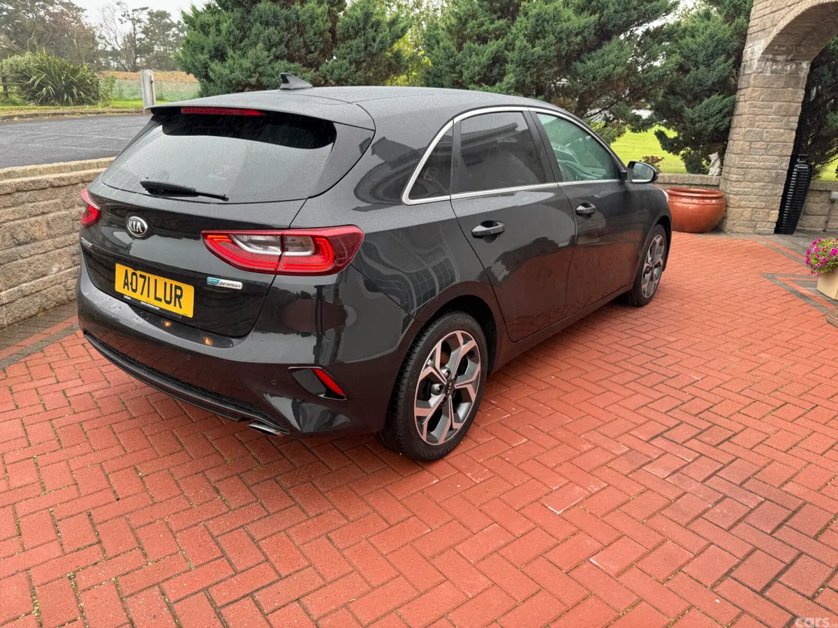 Kia Ceed Hatchback, Diesel Hybrid, 2021, Black