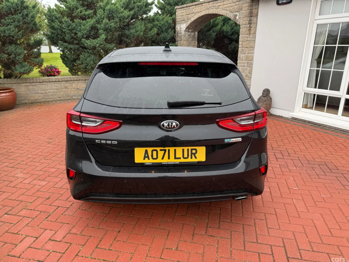 Kia Ceed Hatchback, Diesel Hybrid, 2021, Black