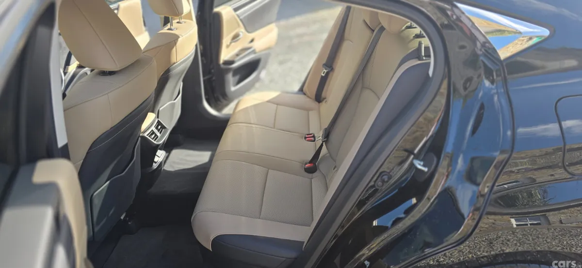 Lexus ES Saloon, Petrol Hybrid, 2020, Black