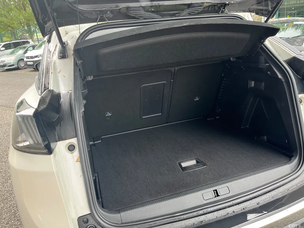Peugeot 3008 MPV, Diesel, 2022, White