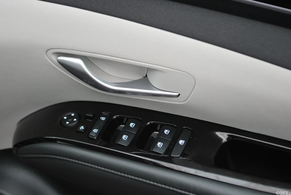 Hyundai Tucson SUV, Petrol Hybrid, 2022, Red